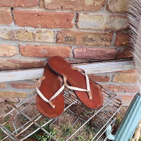 💲6 Things For $50💲American Eagle Outfitters Tan Leather Sandals - Picture 1 of 1
